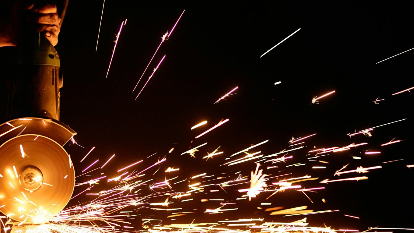 Zdjęcie do artykułu: Jak wybrać robota do spawania, paletyzacji lub montażu